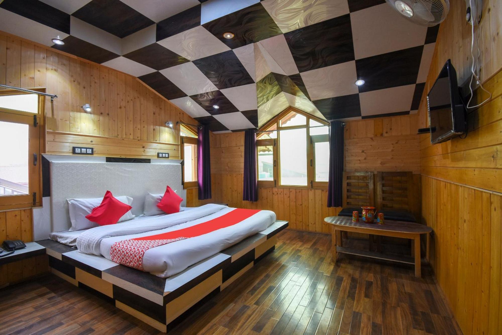 Oyo Hotel New Divine Kashmir Durgjan Eksteriør billede