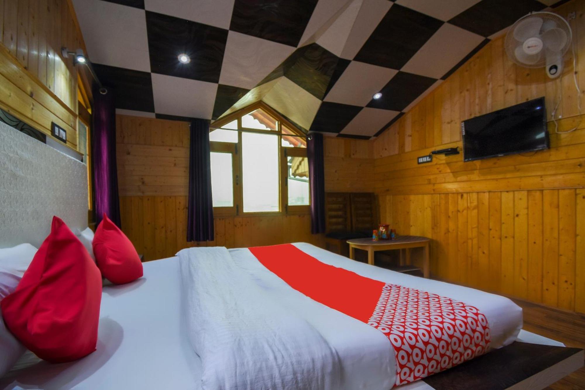 Oyo Hotel New Divine Kashmir Durgjan Eksteriør billede
