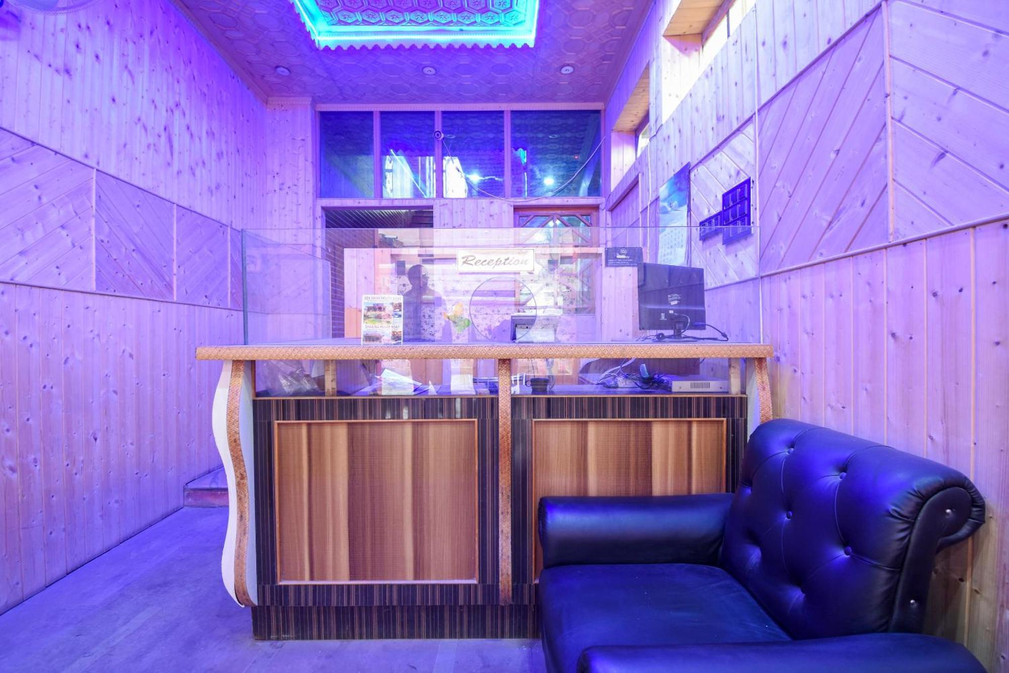 Oyo Hotel New Divine Kashmir Durgjan Eksteriør billede