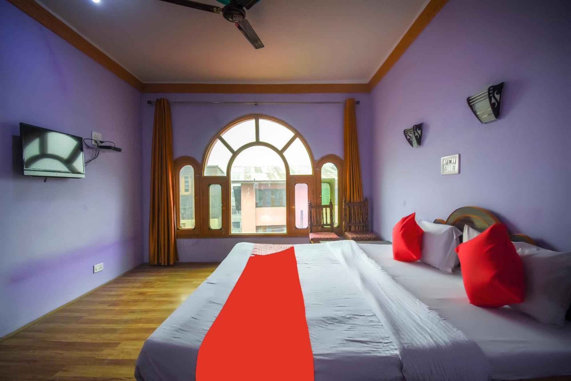 Oyo Hotel New Divine Kashmir Durgjan Eksteriør billede