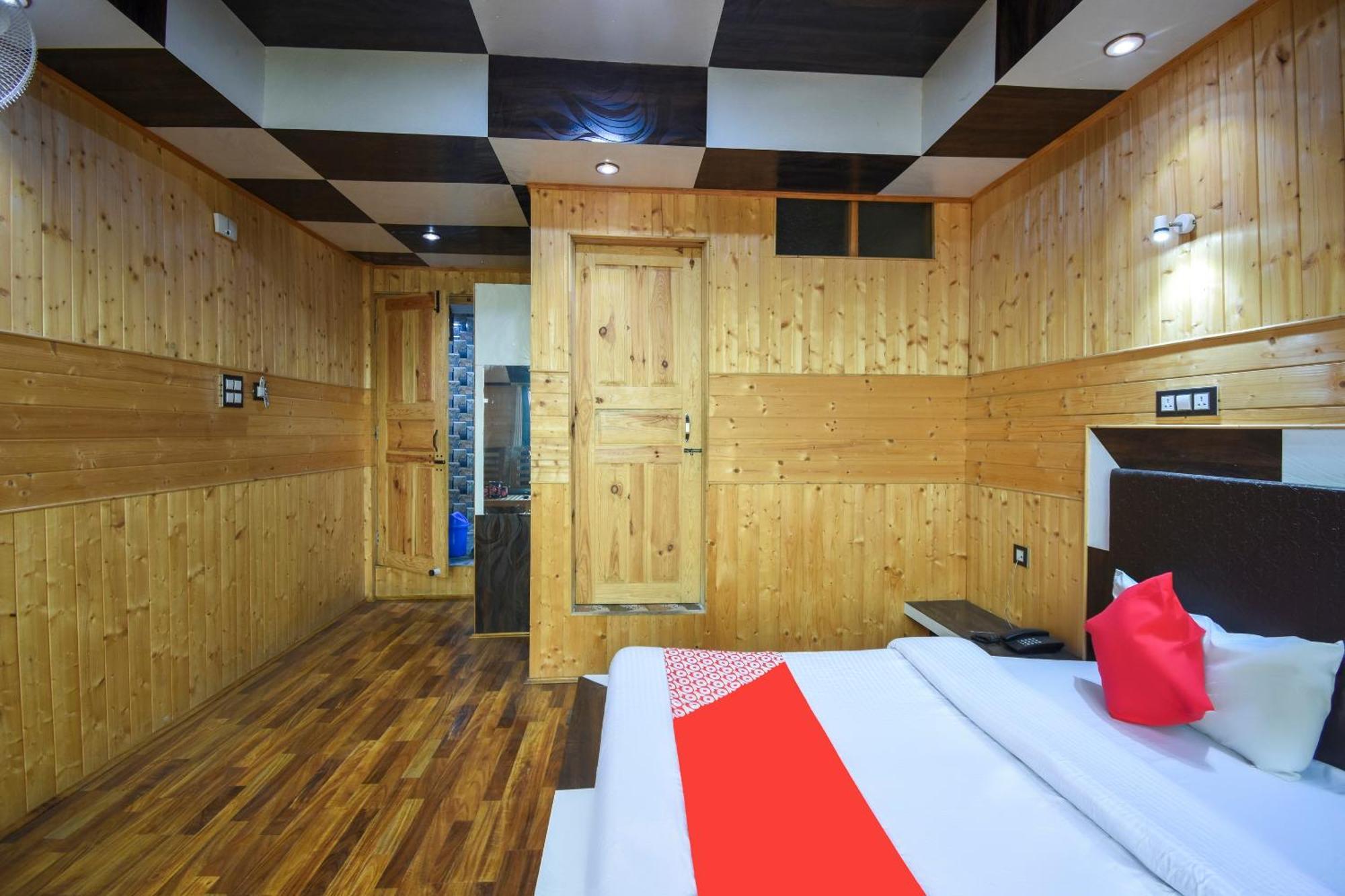 Oyo Hotel New Divine Kashmir Durgjan Eksteriør billede