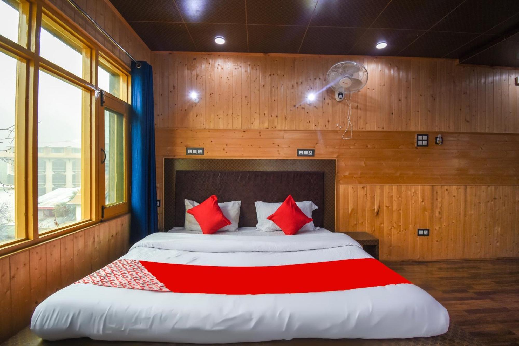 Oyo Hotel New Divine Kashmir Durgjan Eksteriør billede