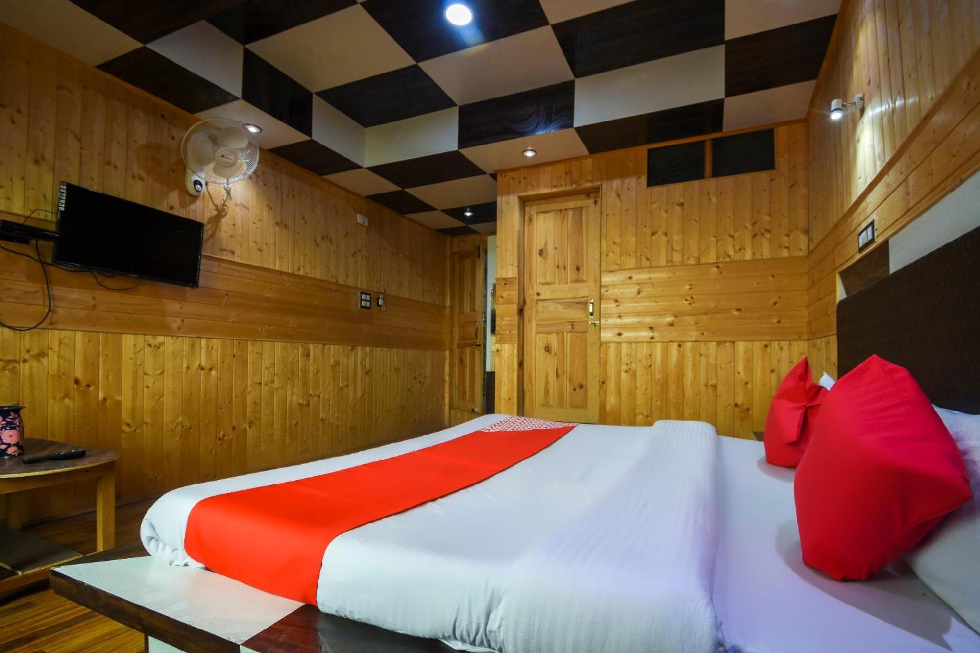 Oyo Hotel New Divine Kashmir Durgjan Eksteriør billede