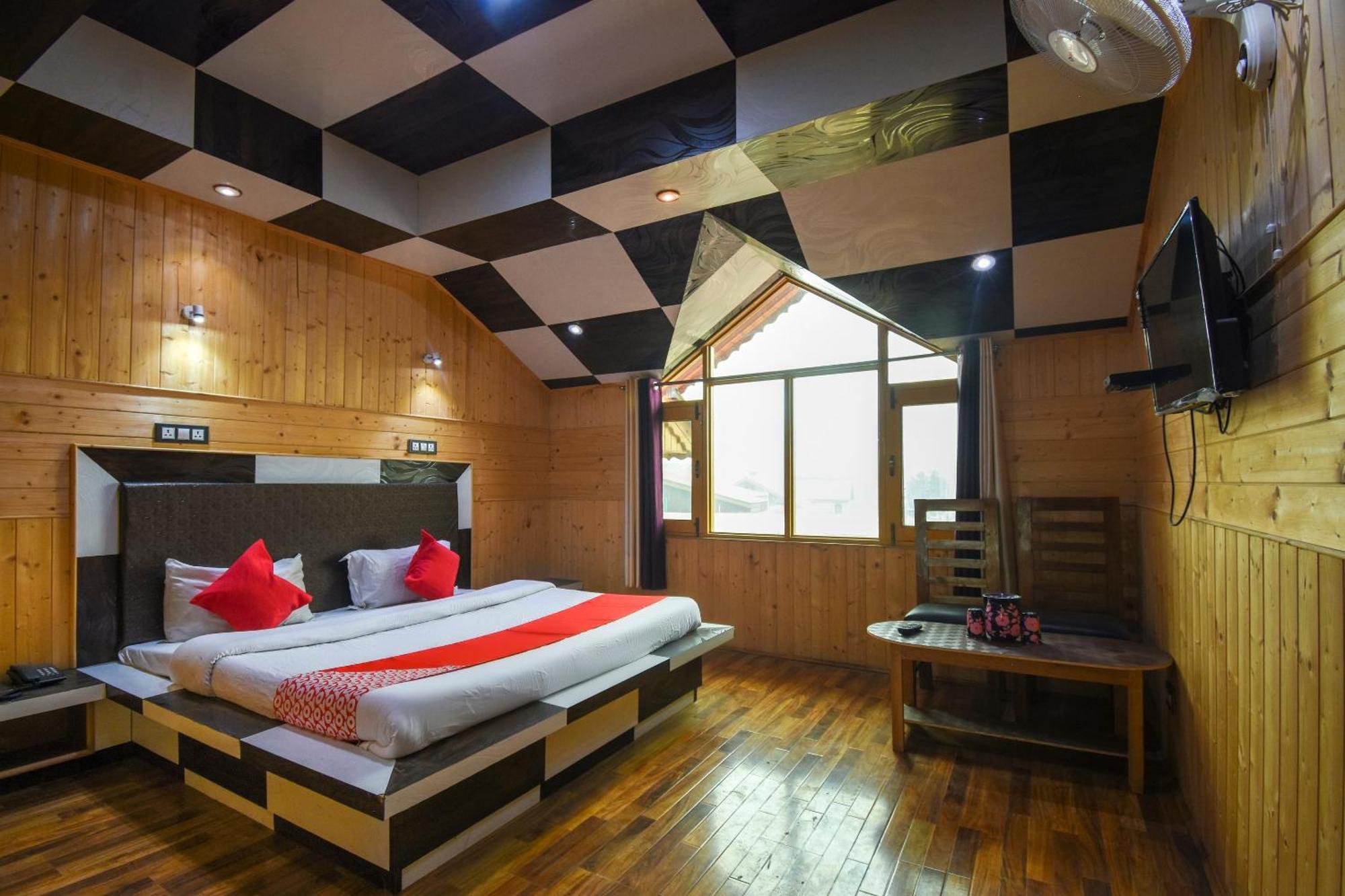 Oyo Hotel New Divine Kashmir Durgjan Eksteriør billede