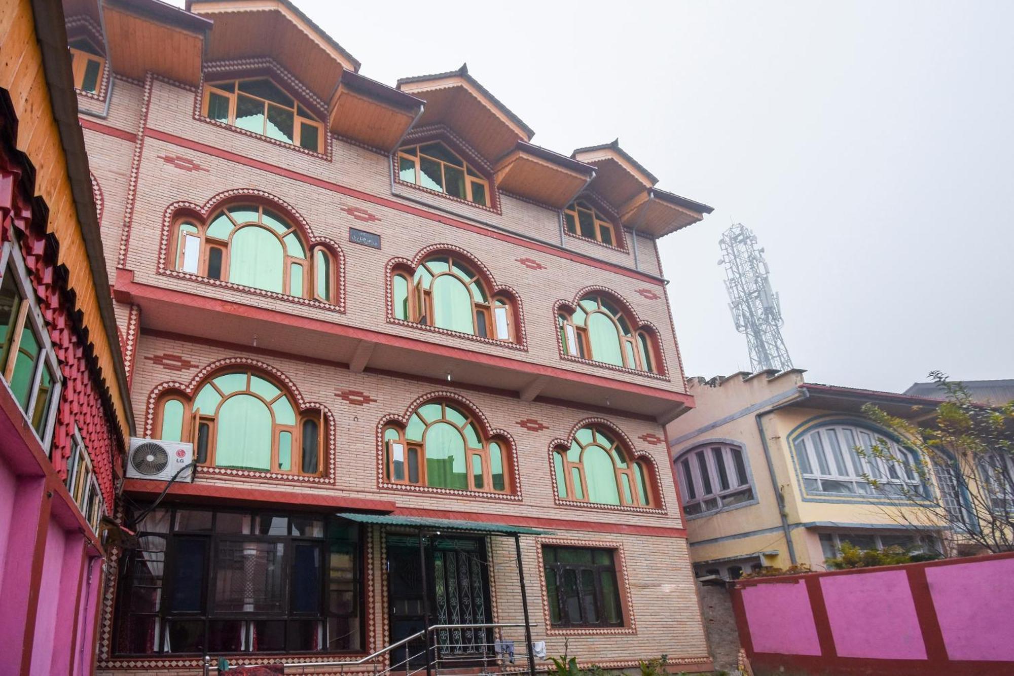 Oyo Hotel New Divine Kashmir Durgjan Eksteriør billede